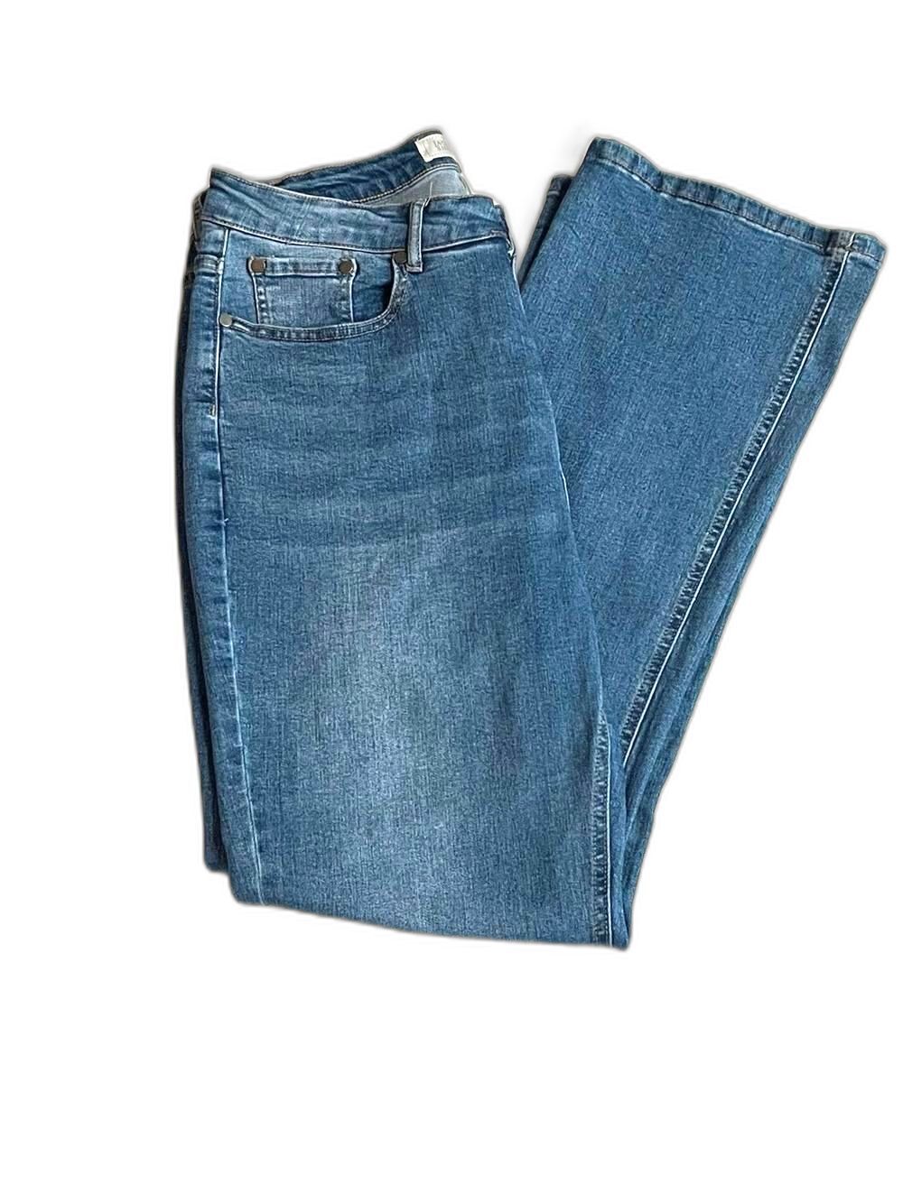 Jaclyn Smith Boot Cut Jeans in Medium Wash Denim